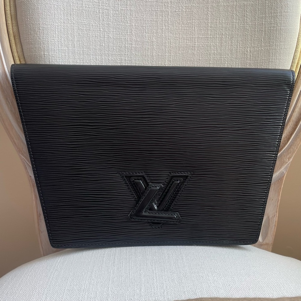 LOUIS VUITTON Black Epi Trapeze Clutch bag
